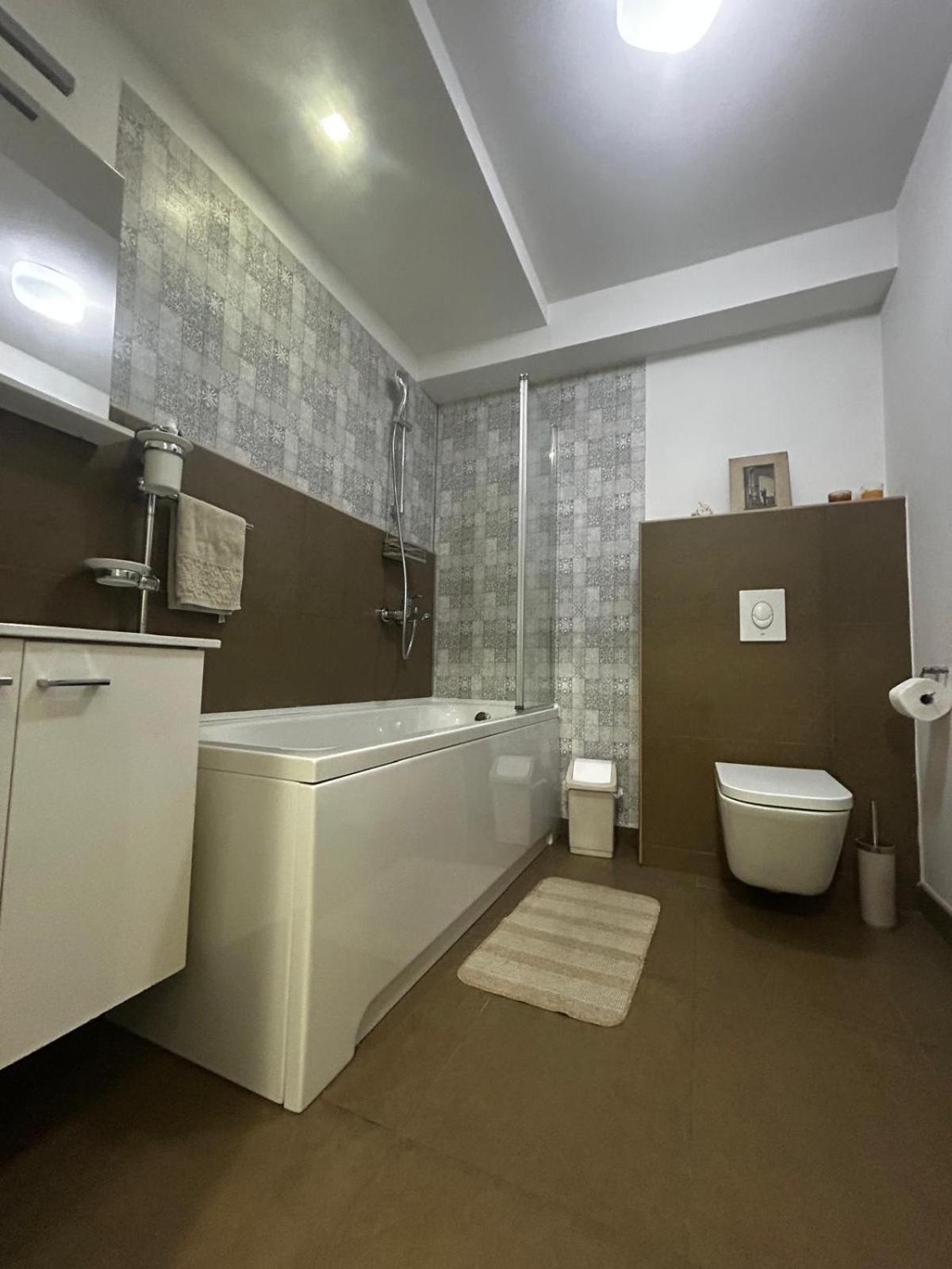 טוזלה Apartment Galerija מראה חיצוני תמונה