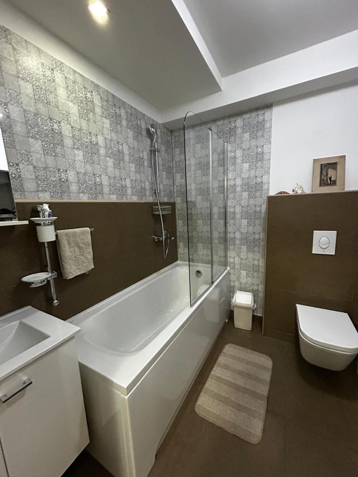 טוזלה Apartment Galerija מראה חיצוני תמונה